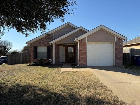 Photo of 487 Pleasant Meadows Lane, Dallas, TX 75217 (MLS # 21204343)