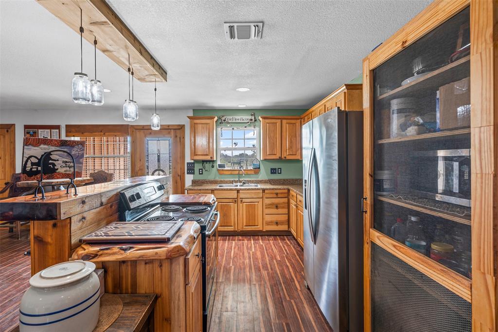 227 W Lipan Drive