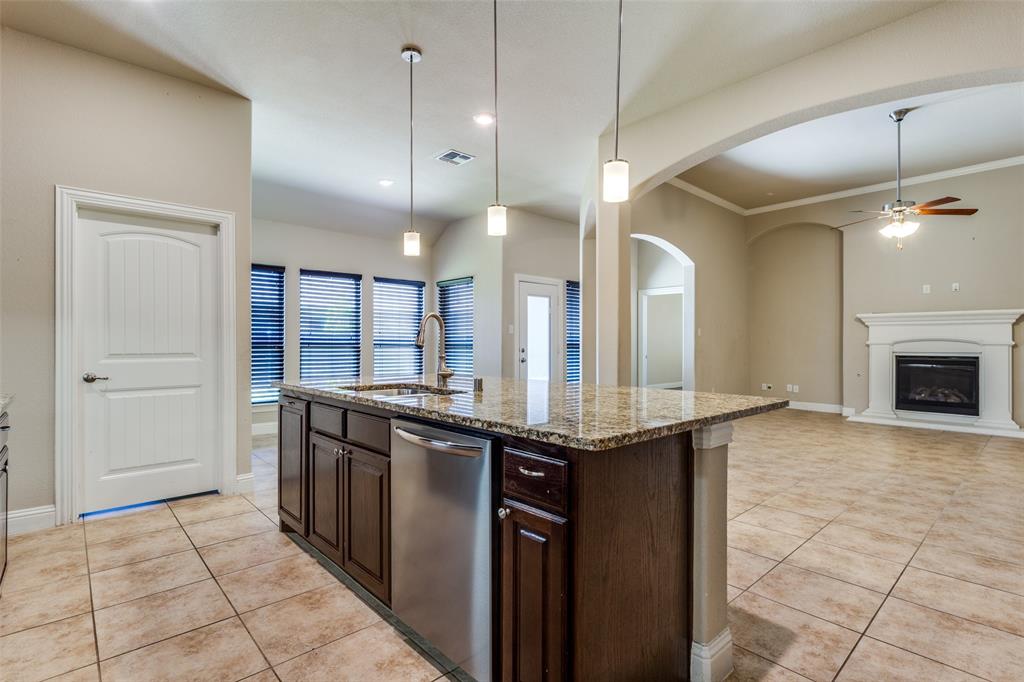 LAKEVIEW SUMMIT PHASE IV - Residential Lease