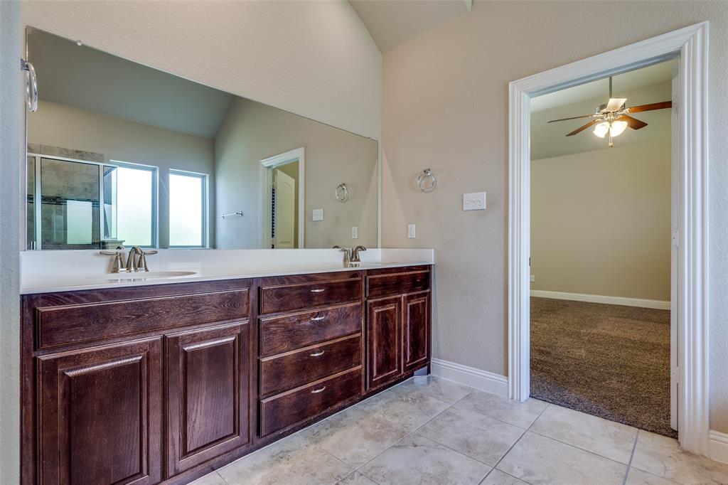 LAKEVIEW SUMMIT PHASE IV - Residential Lease