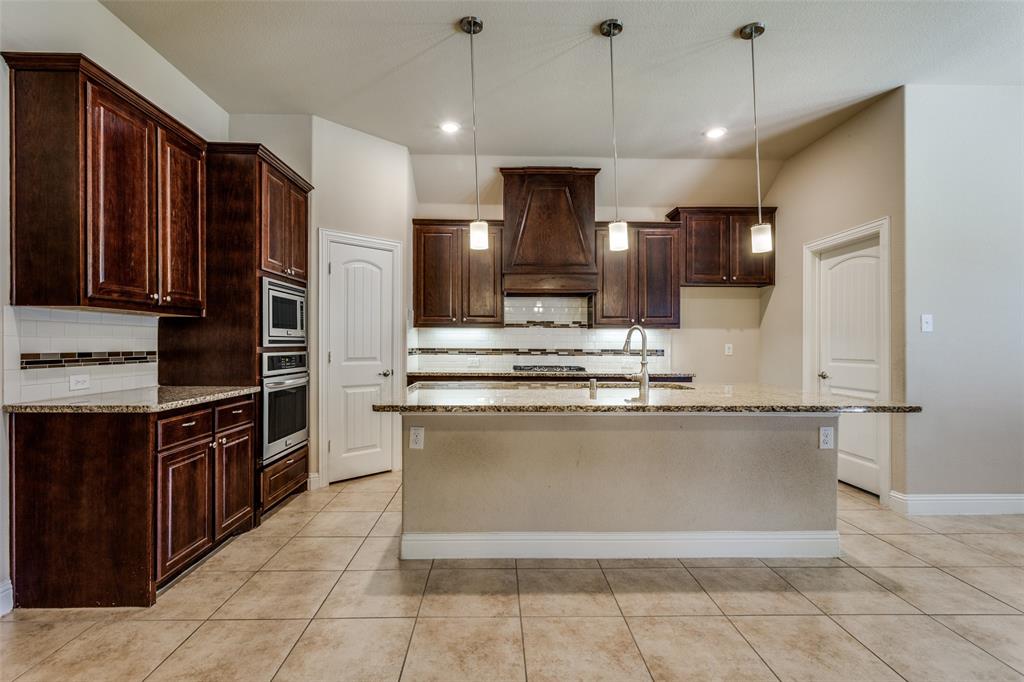 LAKEVIEW SUMMIT PHASE IV - Residential Lease