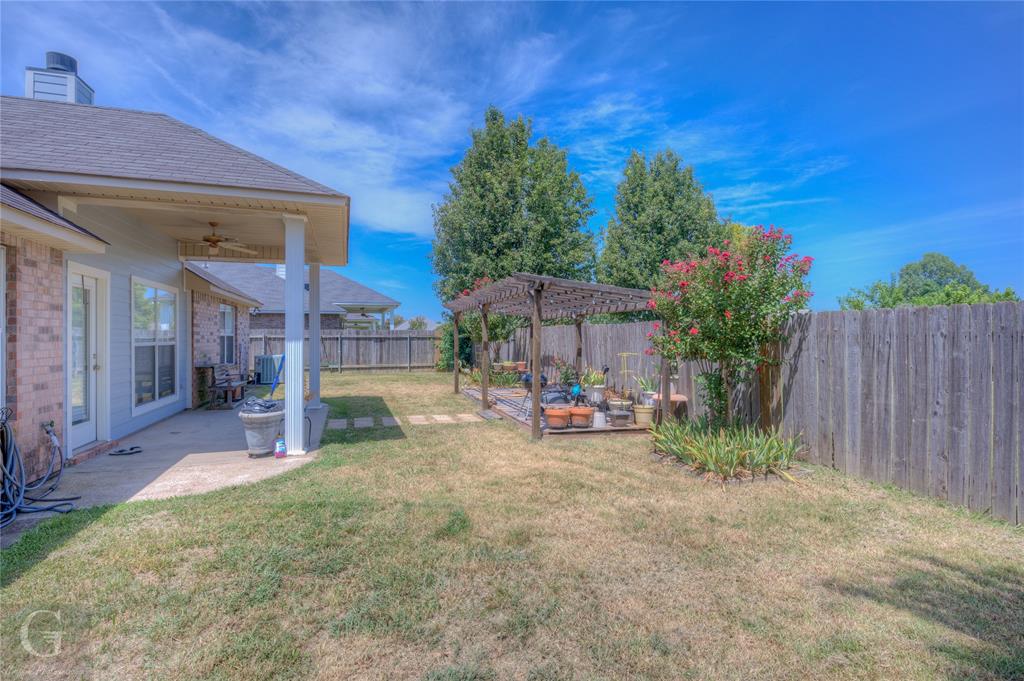 KINGS POINTE - Residential