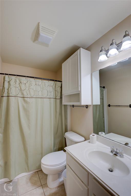 KINGS POINTE - Residential