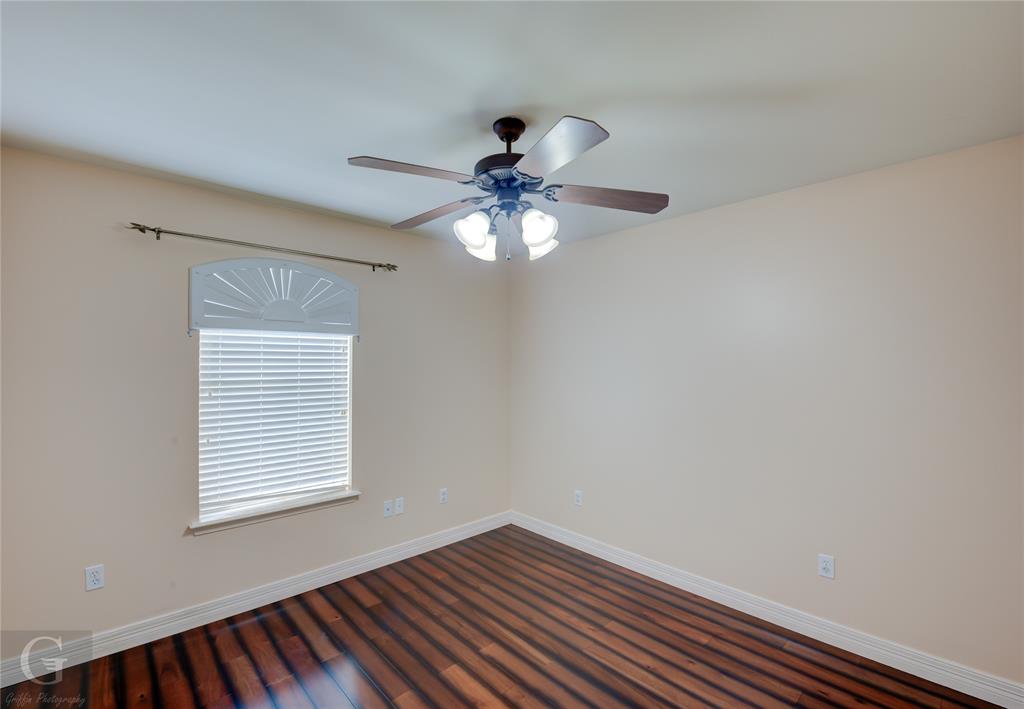 KINGS POINTE - Residential