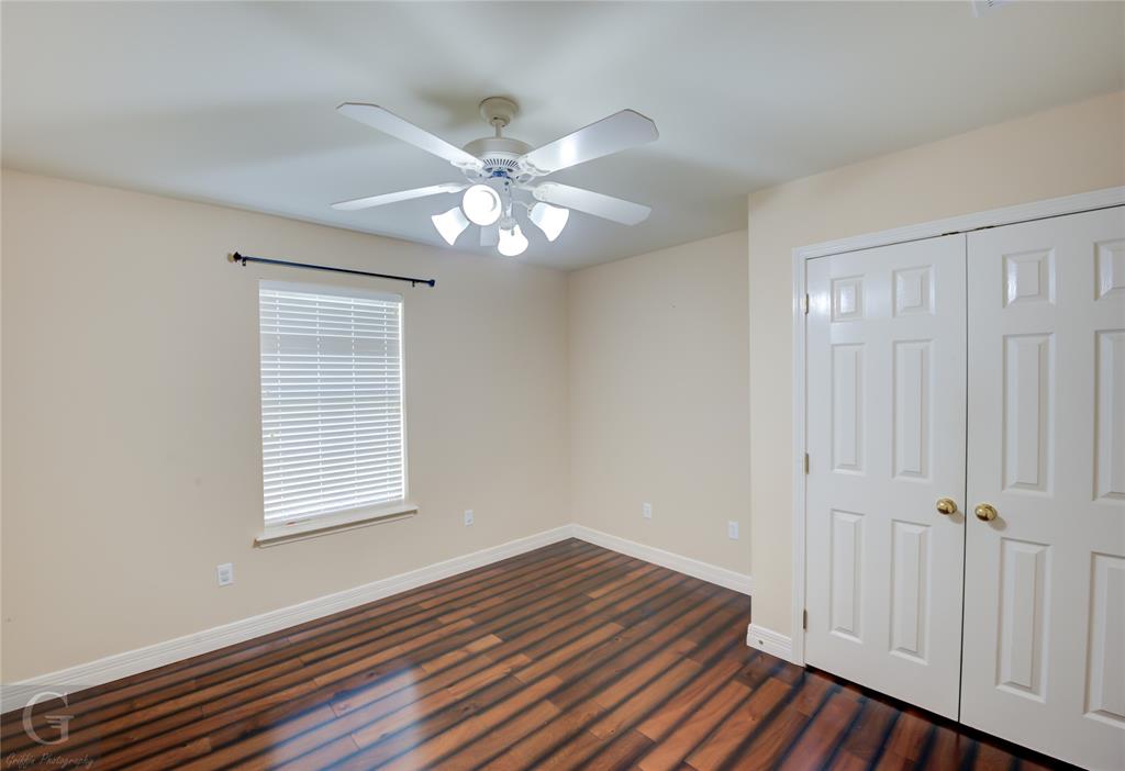 KINGS POINTE - Residential