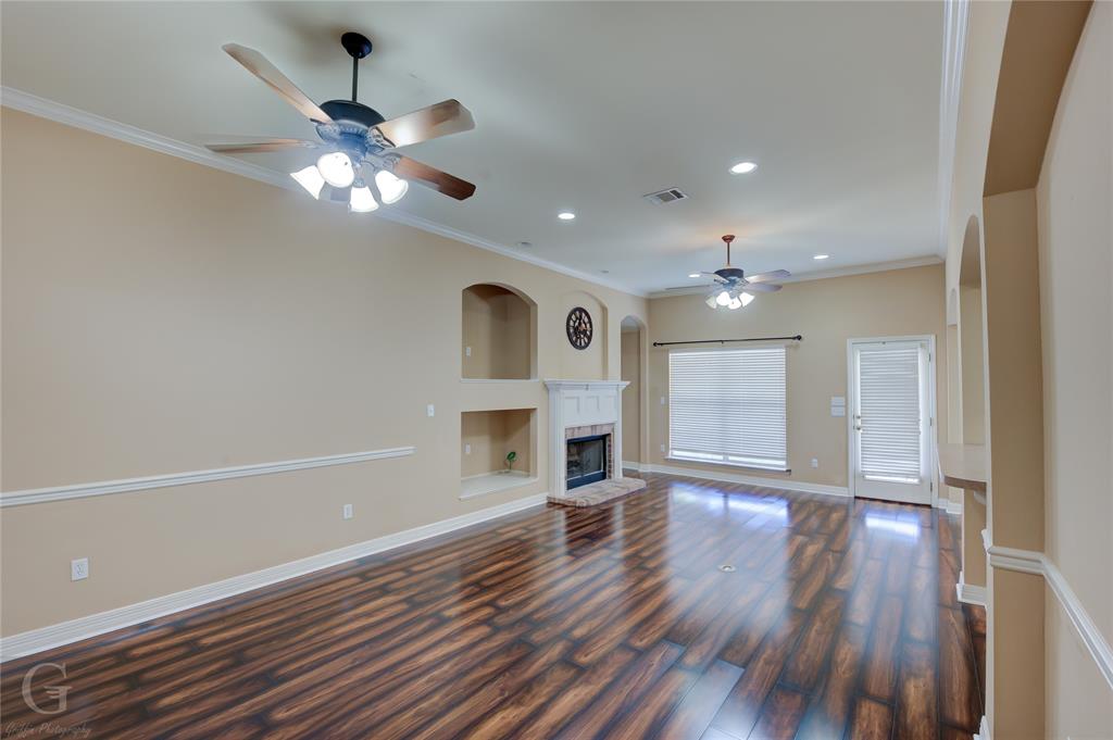 KINGS POINTE - Residential