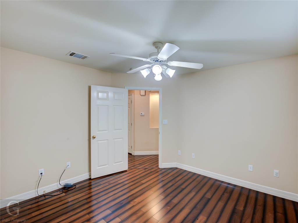 KINGS POINTE - Residential