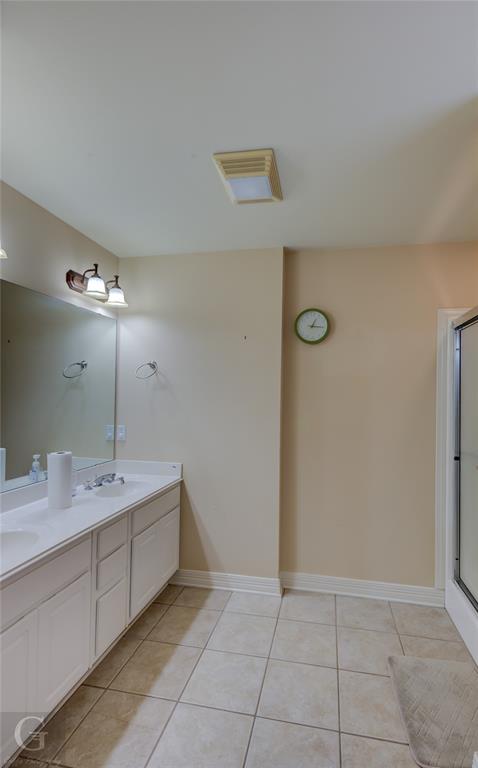 KINGS POINTE - Residential