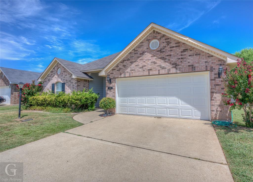 KINGS POINTE - Residential