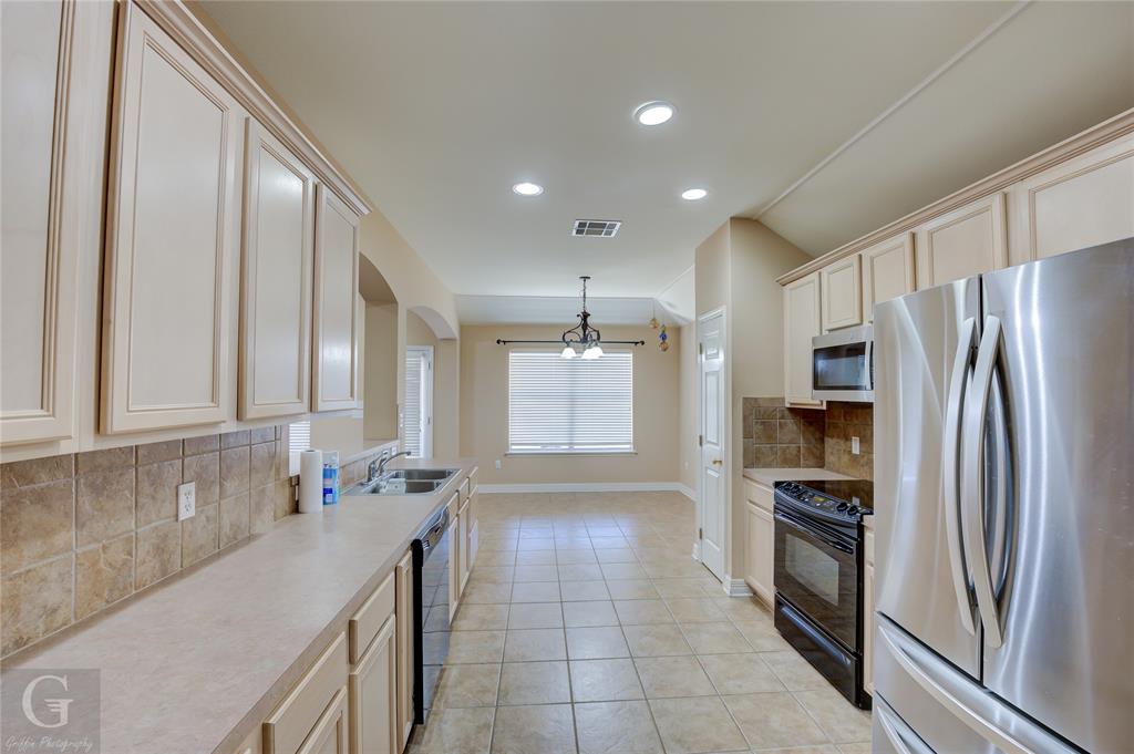 KINGS POINTE - Residential