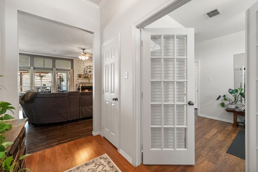 105 Meadow Glen Court