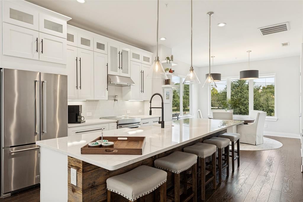 4060 Spring Valley Road 101