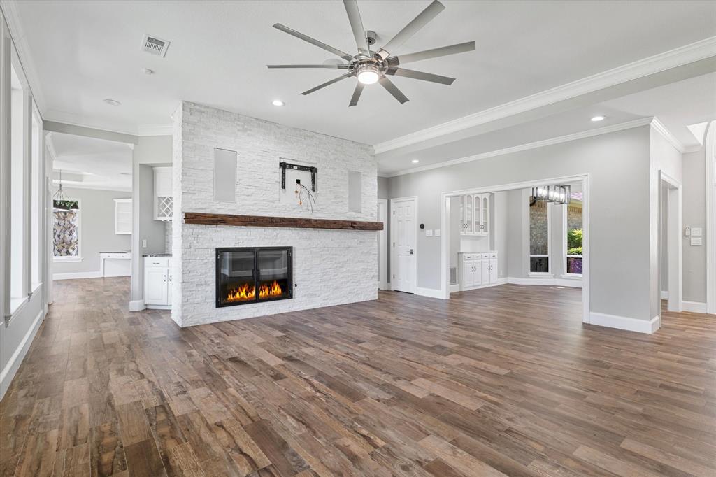 1309 Woodlake Drive