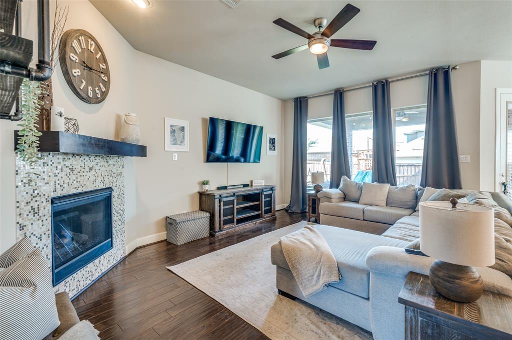 905 Crystal Oak Lane