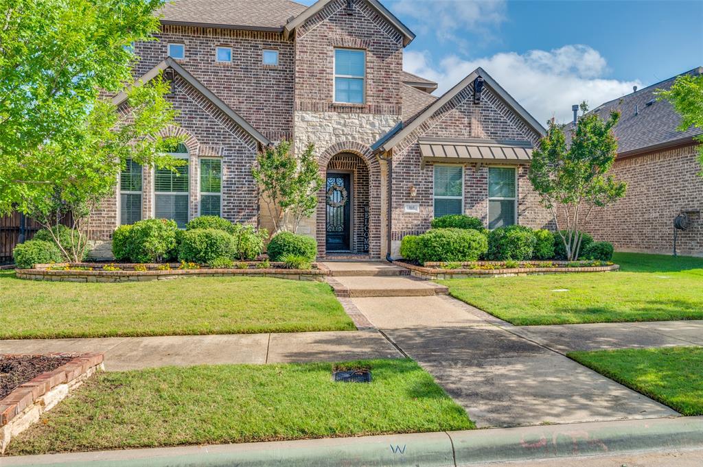 905 Crystal Oak Lane