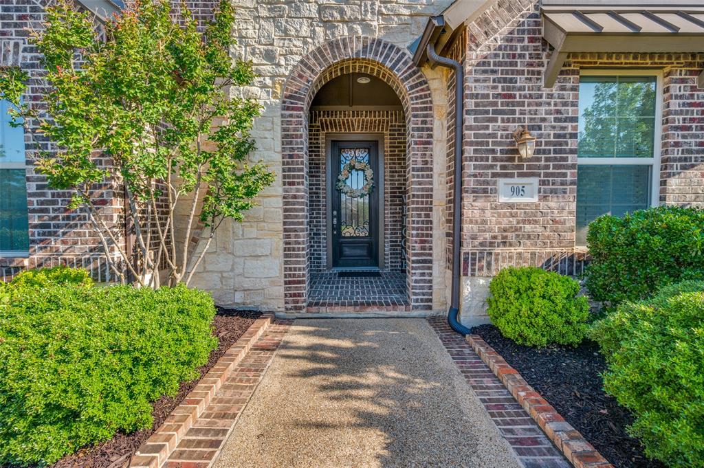 905 Crystal Oak Lane