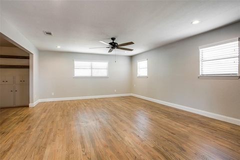 Tiny photo for 220 N Town East Boulevard, Sunnyvale, TX 75182 (MLS # 21106368)