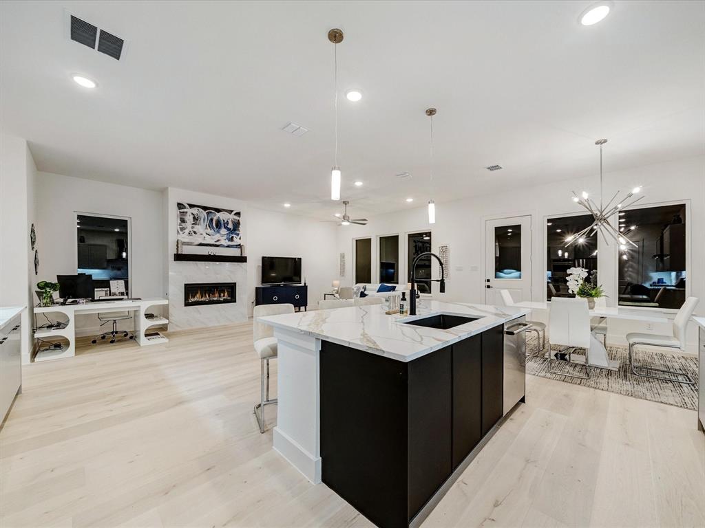 Royal Court - Residential