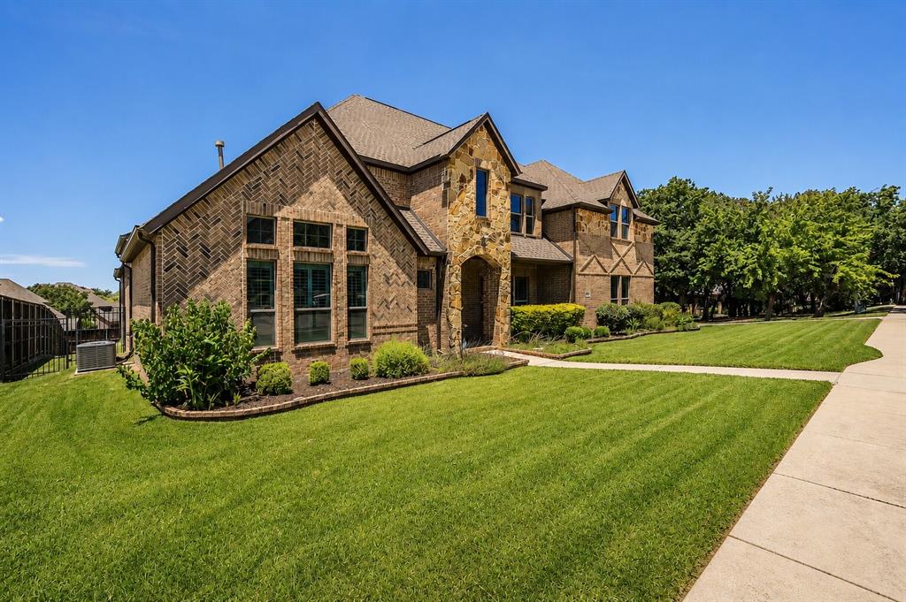 812 Cross Timbers Drive