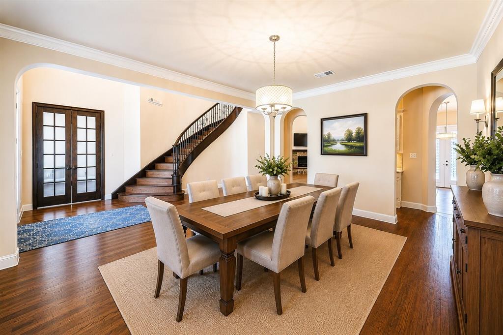 812 Cross Timbers Drive