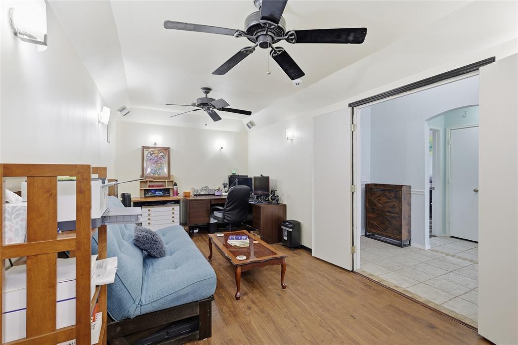 763 Winding Oak Bend
