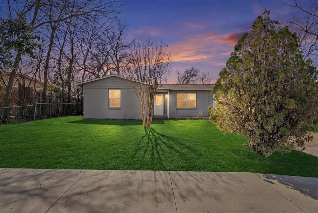 1112 E Mitchell Street