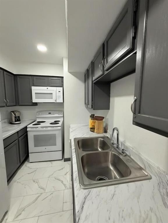 Oaks On The Lane Condo Ph 02 - Residential Lease