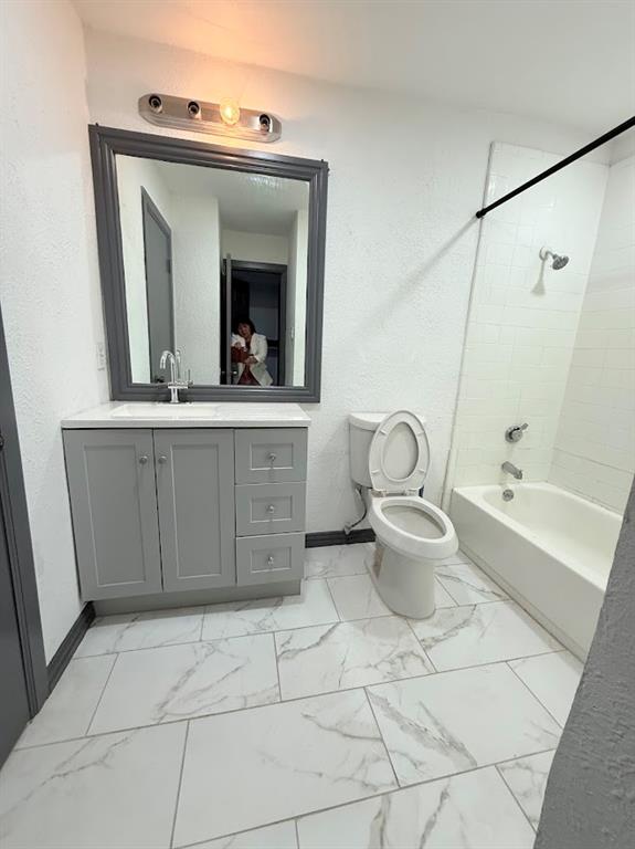 Oaks On The Lane Condo Ph 02 - Residential Lease