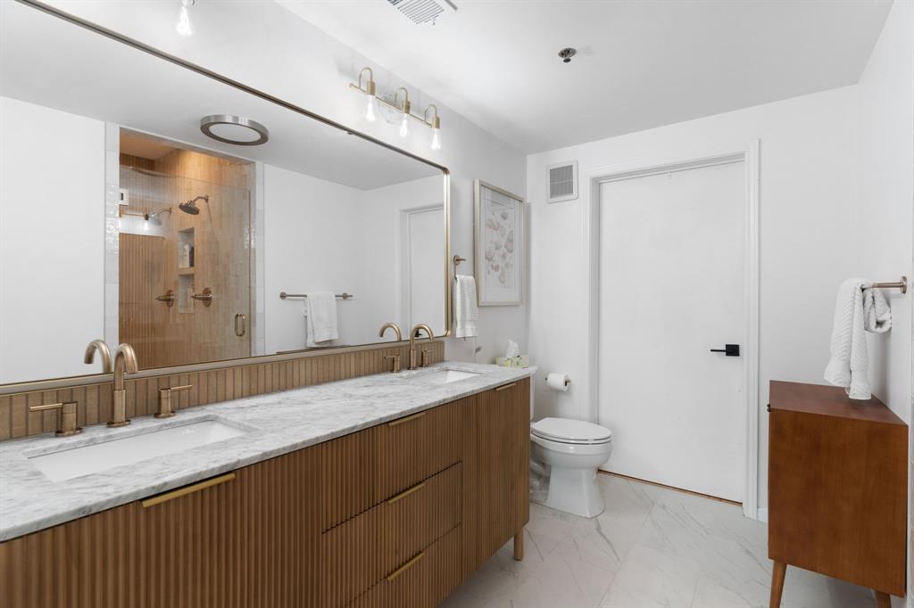 Nineteen Gilbert Condo - Residential