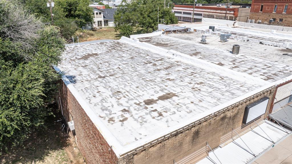 Orig Deleon - Commercial Sale