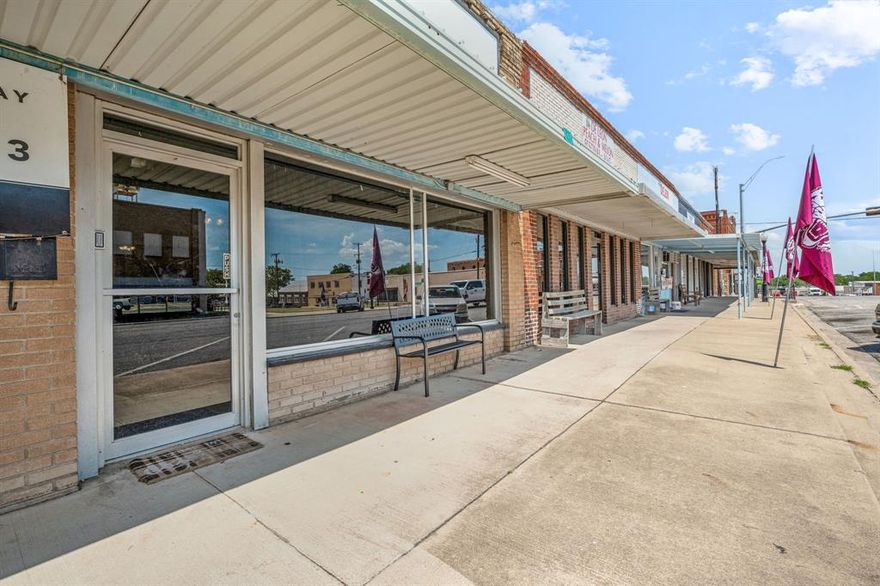 Located in the heart of downtown, this versatile commercial property offers unmatched potential. Currently operating as a beauty salon, the main space features tall ceilings and a large, open floor plan with that's perfect for retail, studio, or professional offices. Additional private rooms provide flexibility for consultations, storage, or specialized services. 
Adding to its appeal, the property includes a separate 3-bedroom, 1 bath unit with its own separate entrance, ideal for an Airbnb, bed-and-breakfast, or long-term rental. This space offers a full residential setup, giving you the ability to generate income while running your business.  Even a great opportunity to live next door to your thriving business.  
Outside, a side yard creates a charming setting for events, guest gatherings, or private outdoor retreats. Whether you’re looking to expand an existing business, start something new, or invest in a unique mixed-use property, this downtown gem delivers prime location, flexible design, and multiple revenue possibilities.