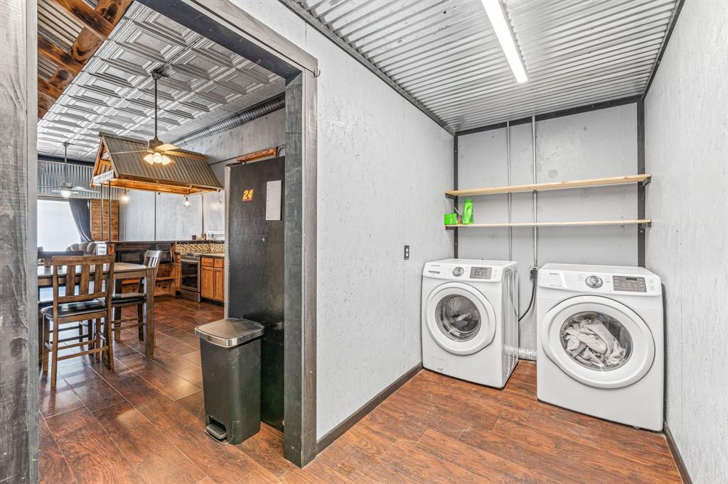 Orig Deleon - Commercial Sale