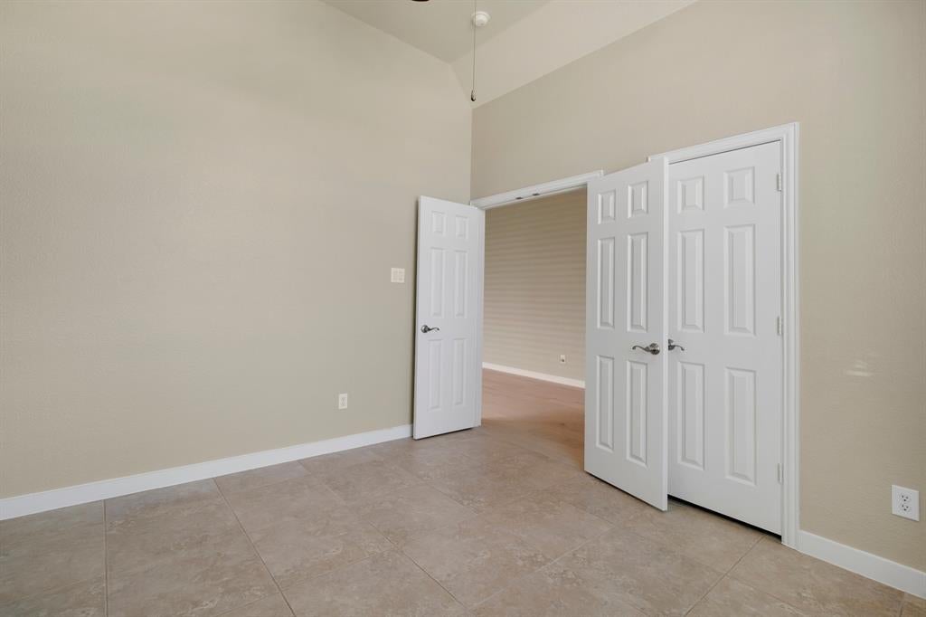 6512 Canyon Crest Drive