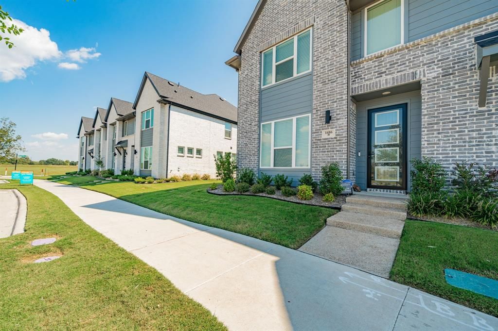 Photo of 1416 Solterra Boulevard, Mesquite, TX 75181 (MLS # 21072887)