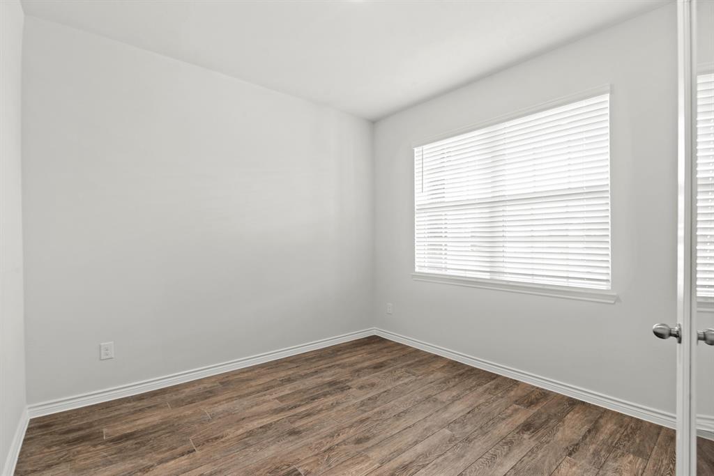 1136 Wingjet Way