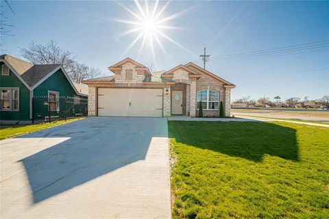 Photo of 2900 Fitzhugh Avenue, Fort Worth, TX 76105 (MLS # 21250706)