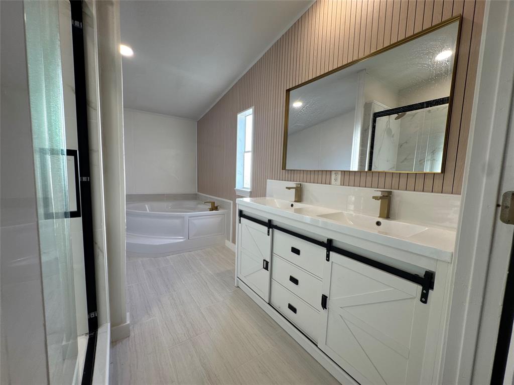 1208 Casa Lane