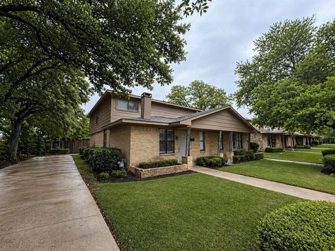 Photo of 921 W Rochelle Road, Irving, TX 75062 (MLS # 21249355)