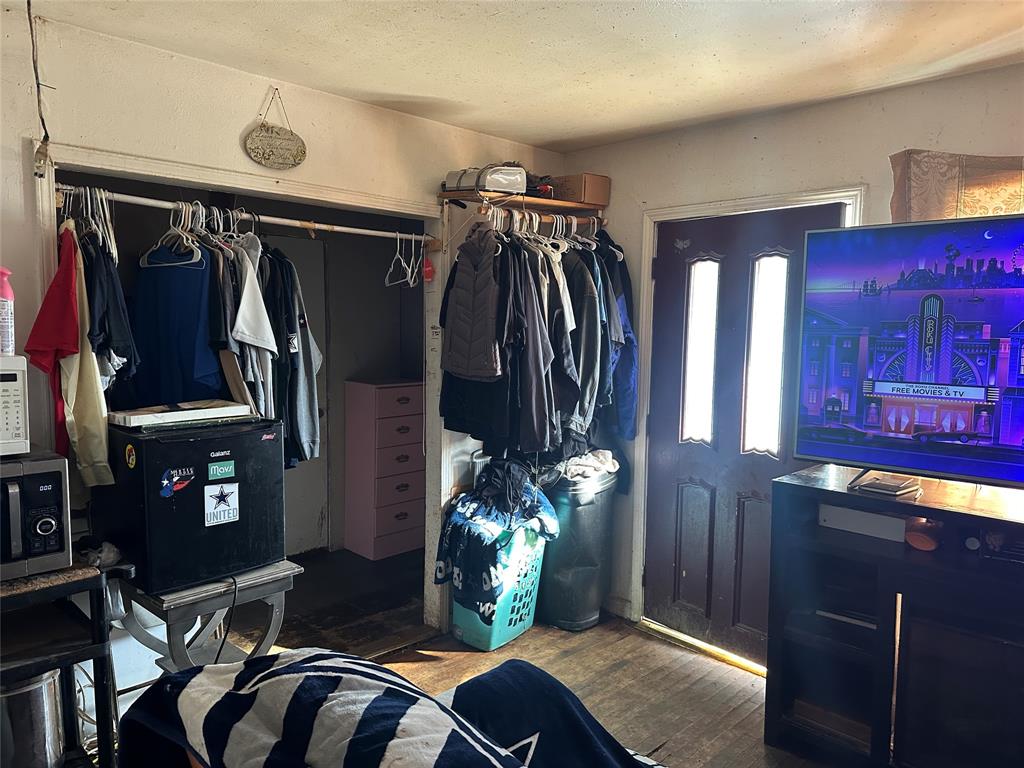 1821 N Winnetka Avenue