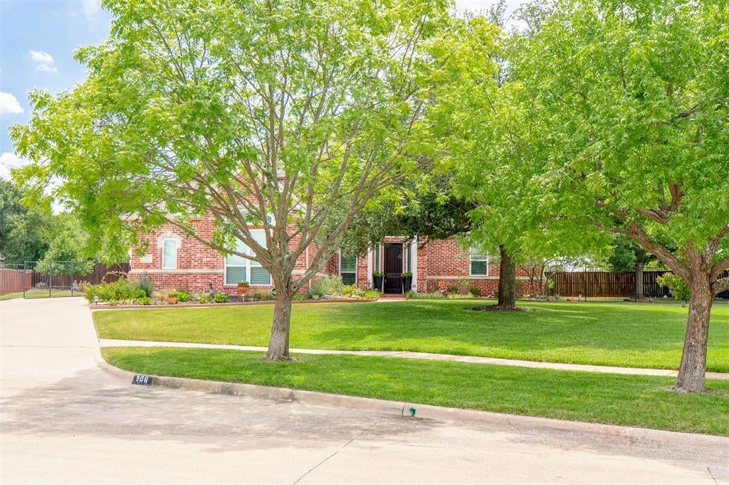 906 Nottingham Circle