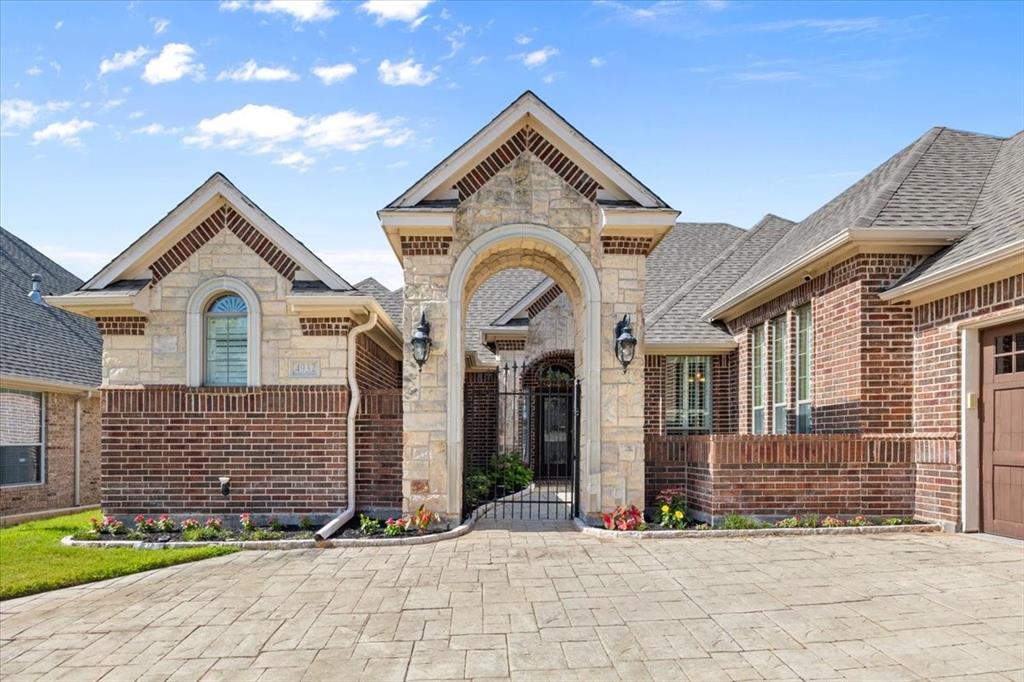 4932 Ridge Circle