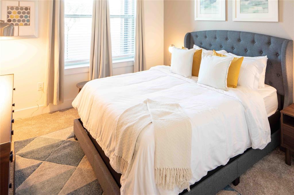 O T ROANOKE - Residential Lease