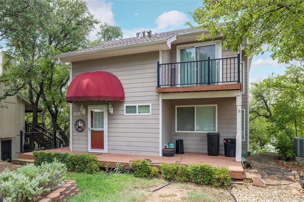 201 Cove Circle