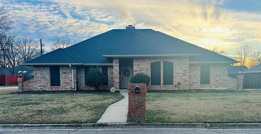 5 ton HVAC unit, 2 water heaters, and the kitchen appliances were all replaced about a year ago! This beautiful home offers the perfect blend of space and functionality for today's active lifestyle.  Situated in a desirable neighborhood, this 4 bedroom, 3 bath home is perfect for entertaining.  An open living area flows seamlessly into a game room or second living, a bonus room, wet bar and formal dining.  This extremely well kept home has much to offer.  Schedule an appointment to see it today!