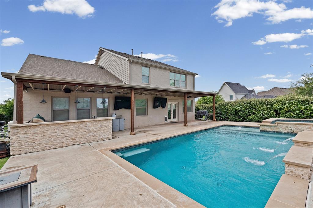 Photo 1 of 33 — 437 Prairie Run, Aledo, TX 76008