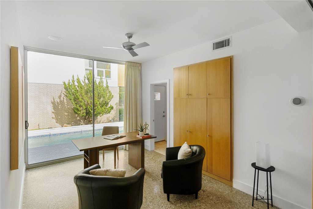 802 N Oak Cliff Boulevard