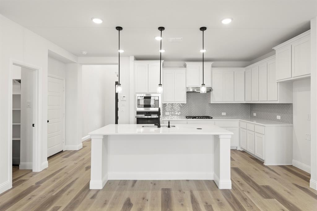 4612 Flaubert Avenue