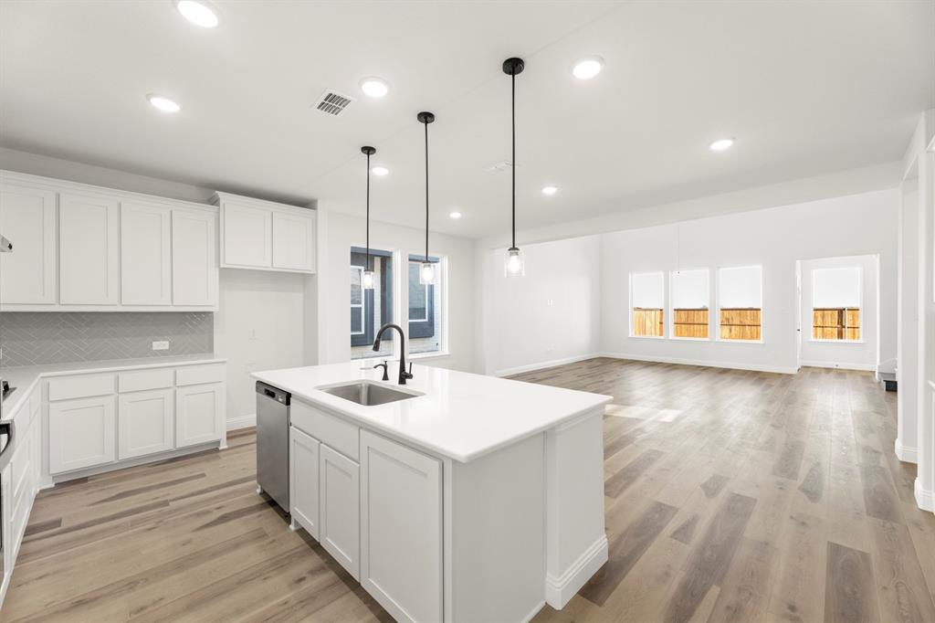 4612 Flaubert Avenue