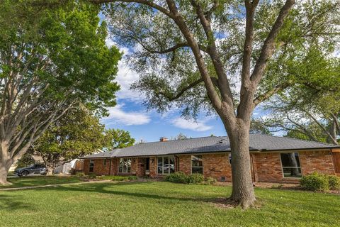 4426 Laren Lane Dallas TX 75244