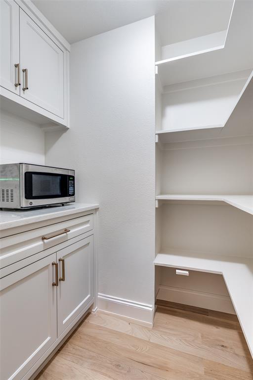 Schreiber Manor 04 Inst - Residential